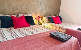 Urquinaona Rooms